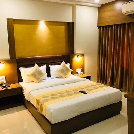 Hotel Crystal Luxury Inn- Bandra Bombay Eksteriør billede