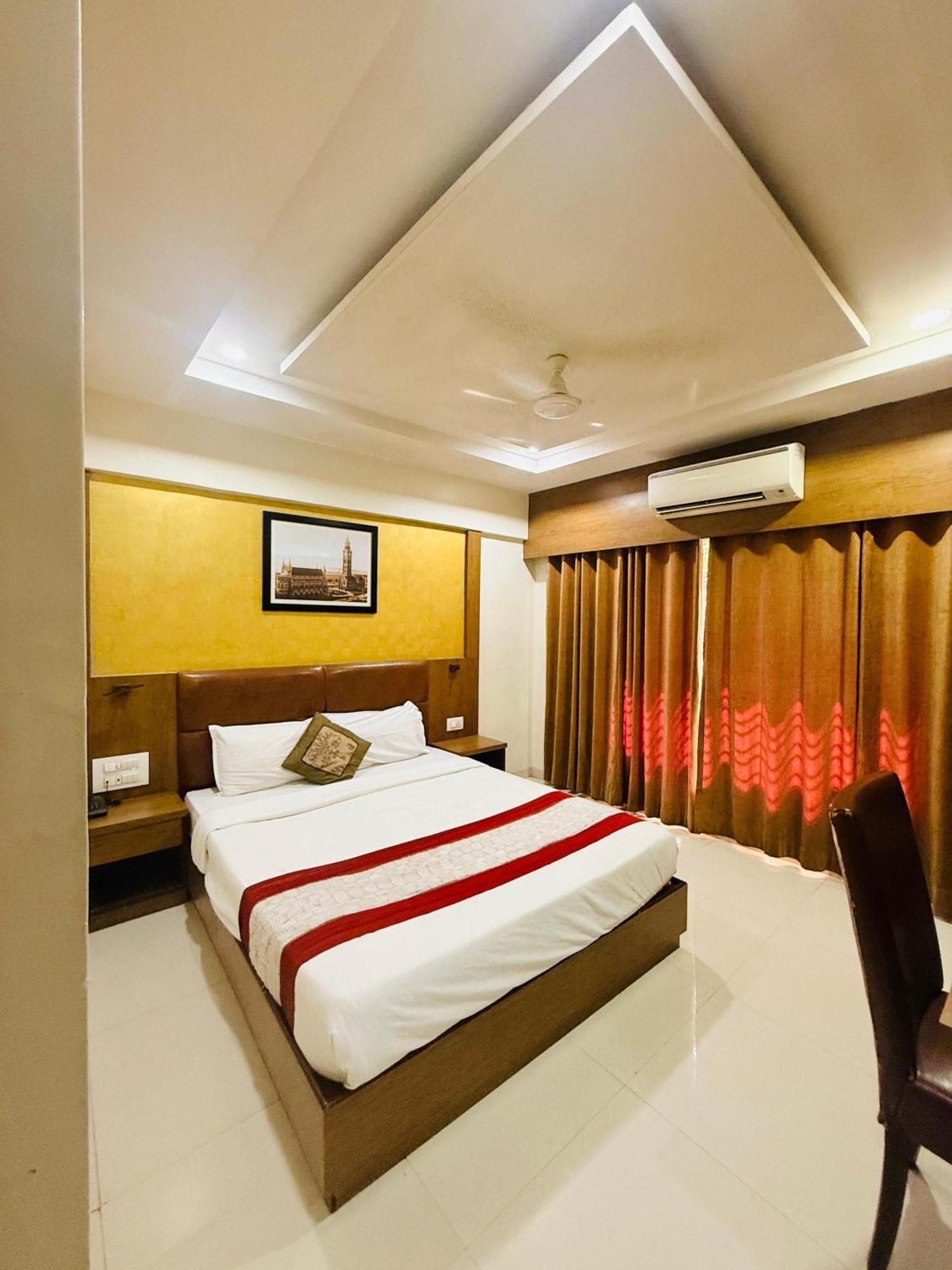 Hotel Crystal Luxury Inn- Bandra Bombay Eksteriør billede