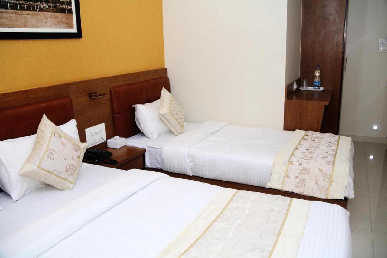 Hotel Crystal Luxury Inn- Bandra Bombay Eksteriør billede